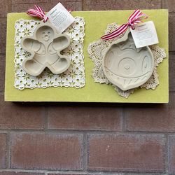 NWT Vintage Pair Of Holiday Molds