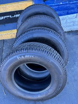 LT. 245/75R17.    ALMOST NEW TIRES.   MICHELIN LTX AT 