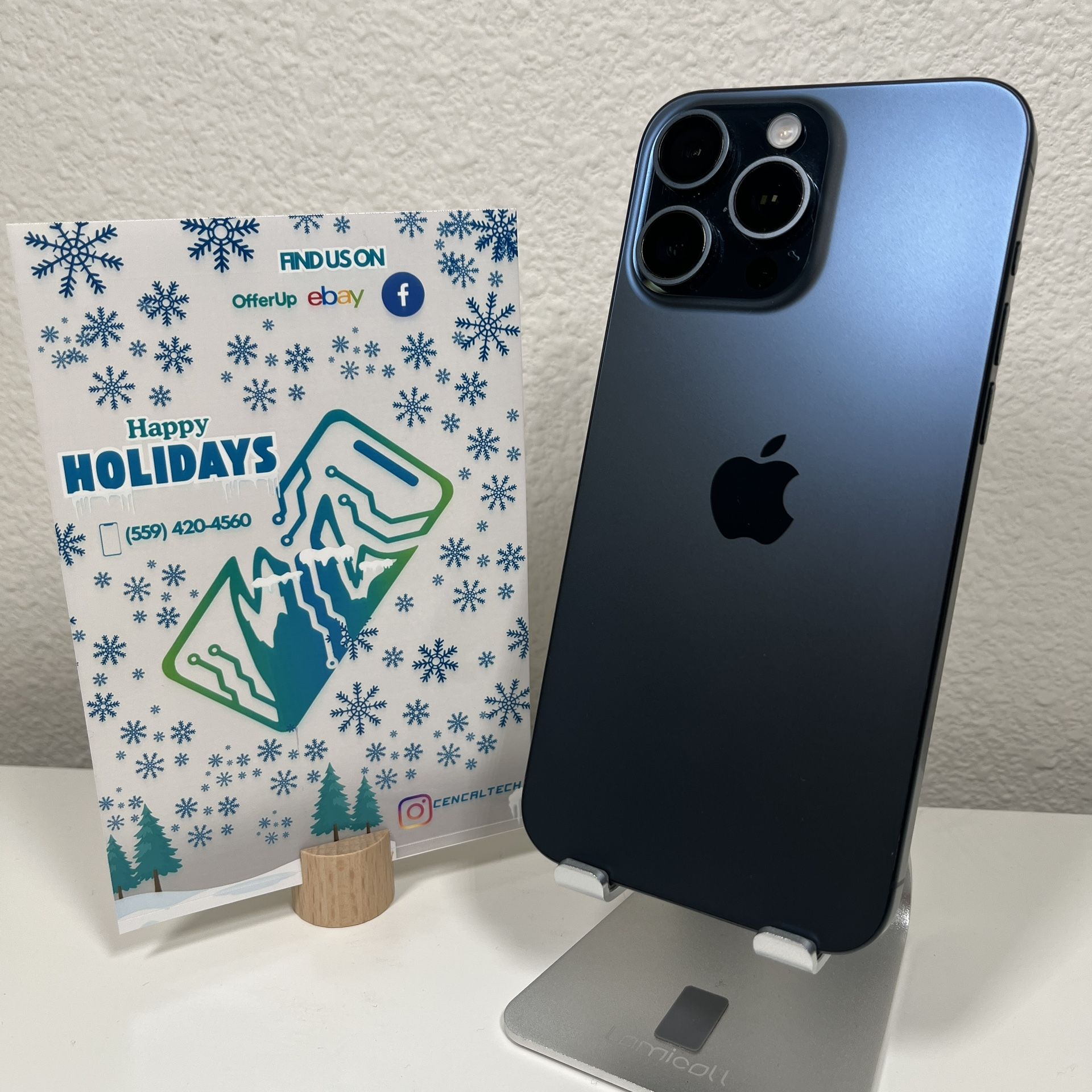 iPhone 15 Pro Max 256gb Unlocked 100% 🔋 Health In Very Good 7/10 Condition 