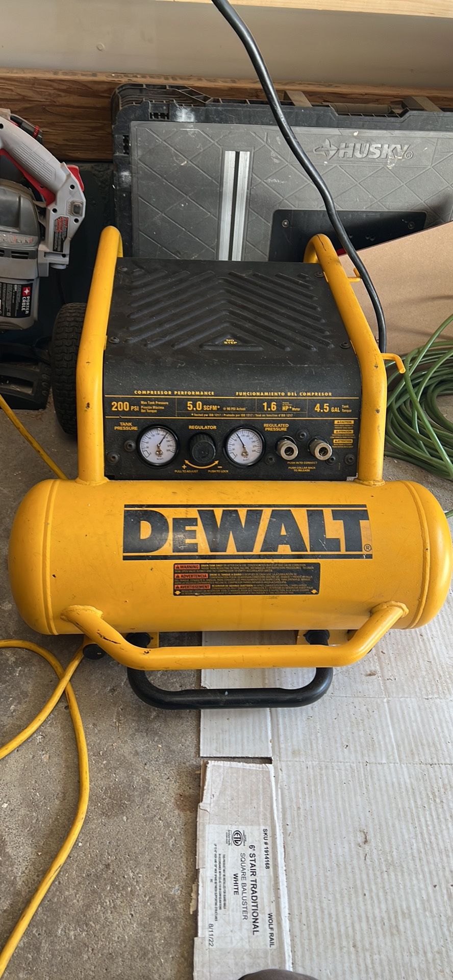 Dewalt Air Compressor 4.5 Gal