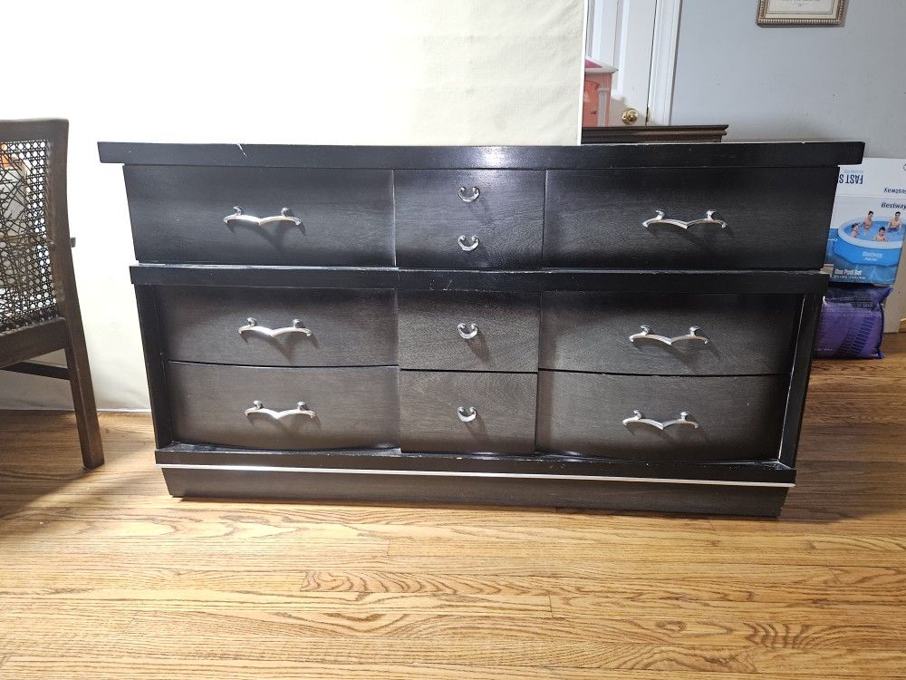 Black Dresser With Mirror