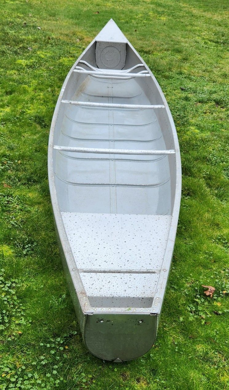 17' Grumman Square Stern Canoe for Sale in Maple Valley, WA OfferUp