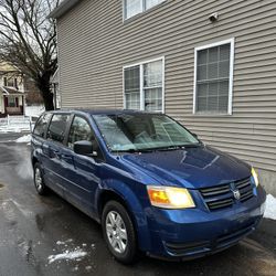 I selling 2010 Dogde caravan  