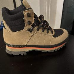 Mammut Hiking Boots Size 8