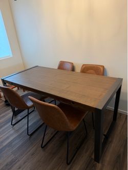 Dining table and 4 chairs