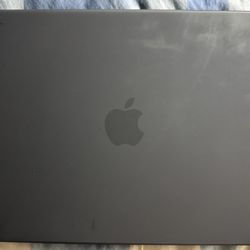 MacBook Pro 14” 16GB Ram 512GB