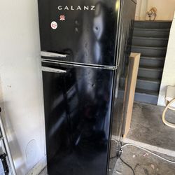 Vintage Style Refrigerator 