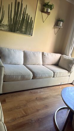 Neutral Coach/Sectional