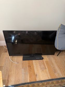 Toshiba Flat Screen TV with Remote