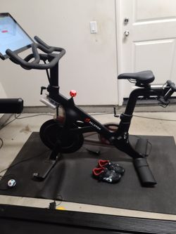 Peloton Bike $400