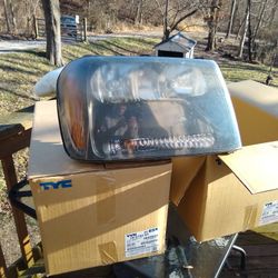 FREE Chevrolet Trailblazer Headlights 08 FREE