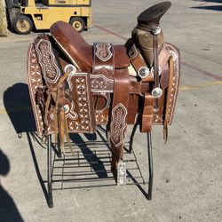 HORSE SADDLE SZ 16 