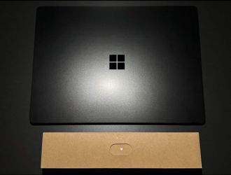 Microsoft Surface Laptop 3 - 13.5" TouchScreen, 16GB RAM, 256GB SSD, Intel i7, Wi-Fi/Bluetooth