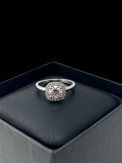 Halo diamond engagement Ring in white Gold