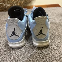 Jordan 4 Retro University Blues