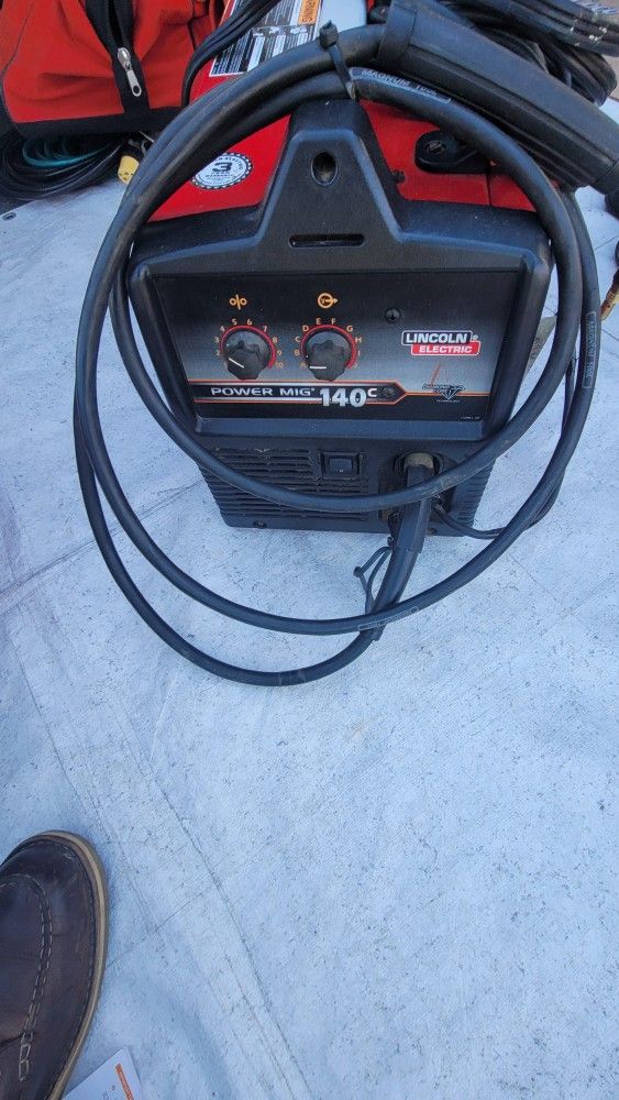 Lincoln Electric Welder Power Mig 140c 