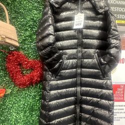 Moncler Women’s Puffer Medium