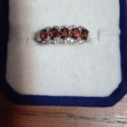 New S.925 Sterling Silver Garnet Ring Size 7 