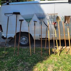 LOT  OF  14  YARD  TOOLS 