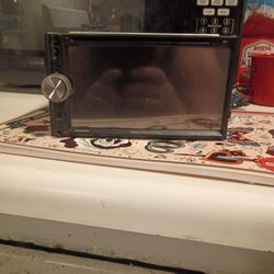  BOSS audio Systems BV9695B DVD receiver. 