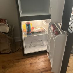 mini fridge 
