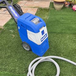 Carpet washing machine working In perfect condition