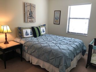 Complete  queen bed
