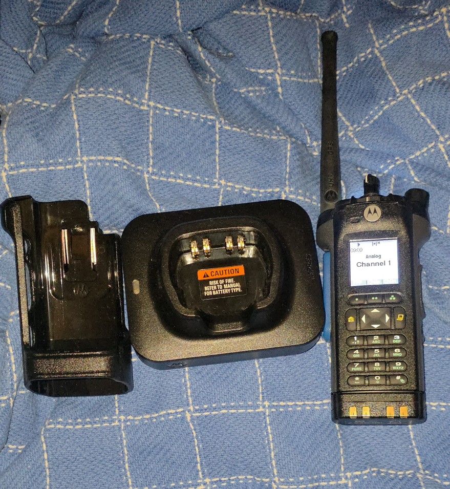 Motorola APX 6000 UHF 1 With Tags And TDMA/FPP  Analog And P25 With Accessories 