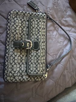 Coach SoHo Vintage Y2K Mini Signature Wristlet. EUC.