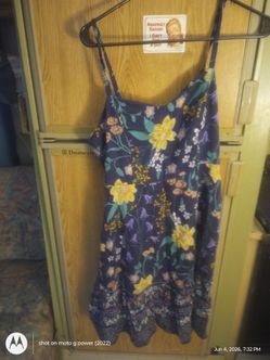 Old Navy size large woman's dress back with designs all over