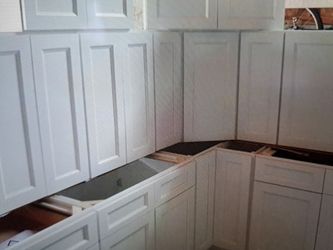 Set of White Shaker Kitchen Cabinets