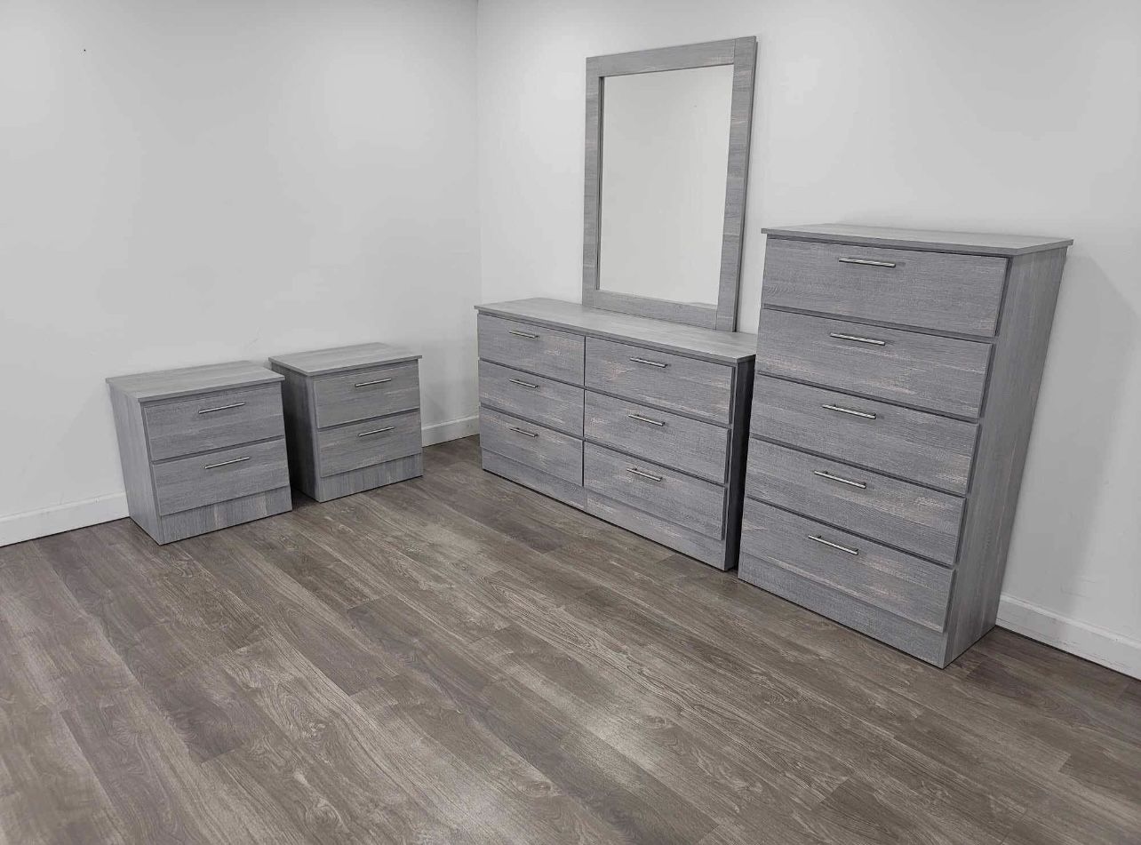 Dresser Whit Mirror, Chest And 2 Nightstands - Cómoda Con Espejo , Gavetero Y 2 Mesitas De Noche