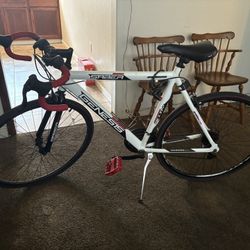 Genesis saber 29 Inch Road Bike