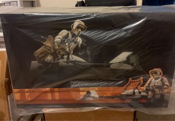 Hot Toys Star Wars Scout Trooper with Speeder Bike