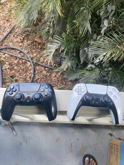 Black And White Ps5 Controllers
