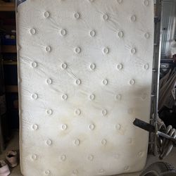 Full size mattress