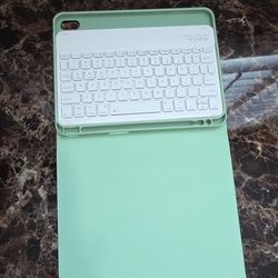 Aoub Keyboard Case for iPad (A16) 11th Gen 11 Inch 2025, iPad 10th Generation 10.9 inch 2022 with Pencil Holder, Stand Folio Detachable Wireless Bluet