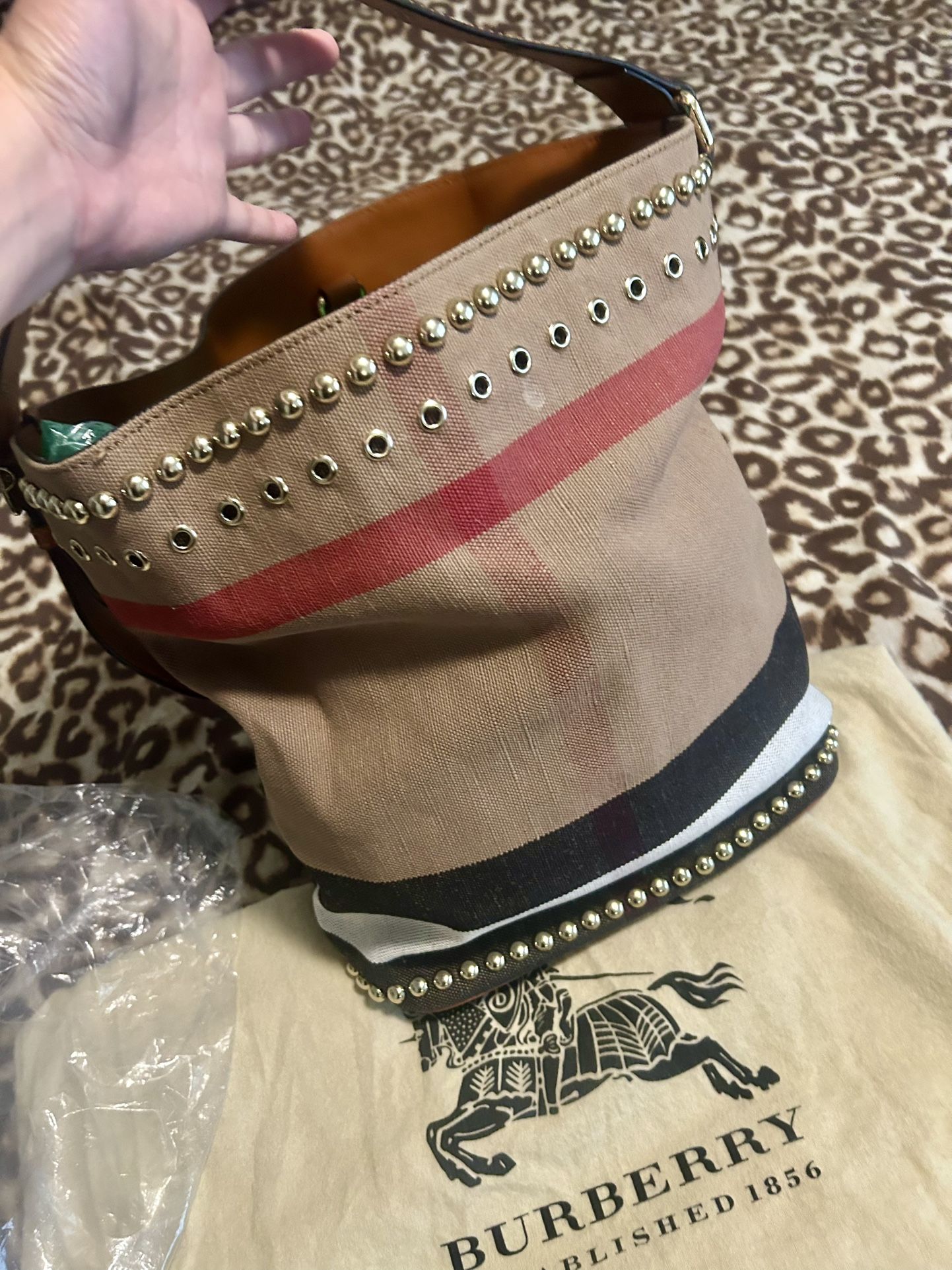 Buurrrrbbeeeryy Puurrrrssseeeee