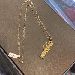 14kt 26” Figaro Chain & Santa Muerta Pendant 
