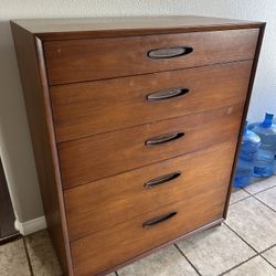 Henredon Vintage Dresser Set Circa ‘60 Two Piece Set Walnut Wood