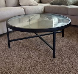 Round coffee table