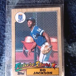 Sale !!  BO JACKSON ROOKIE CARD TOPPS 1985  