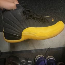 Jordan 12 Retro “University Gold”