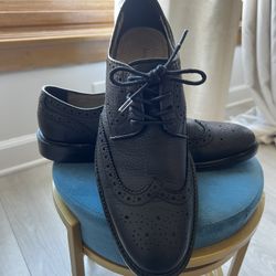Banana Republic Men’s Black Leather Wingtip Shoes – Size 8.5