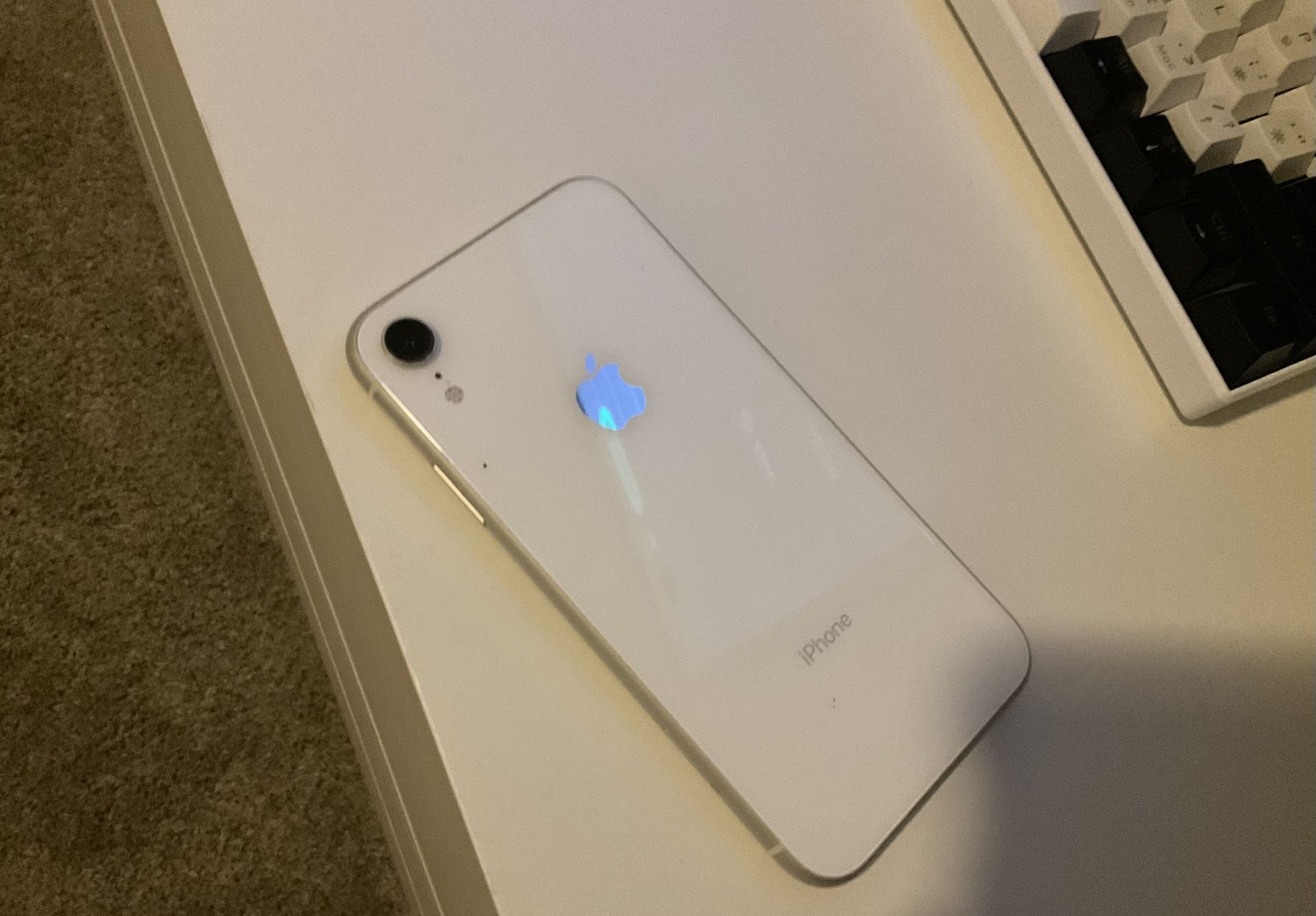 Unlocked iPhone Xr (128GB)