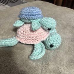 Handmade Crochet Turtle Plush Set - Parent and Baby Duo!