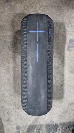 UE MEGABOOM Bluetooth Speaker