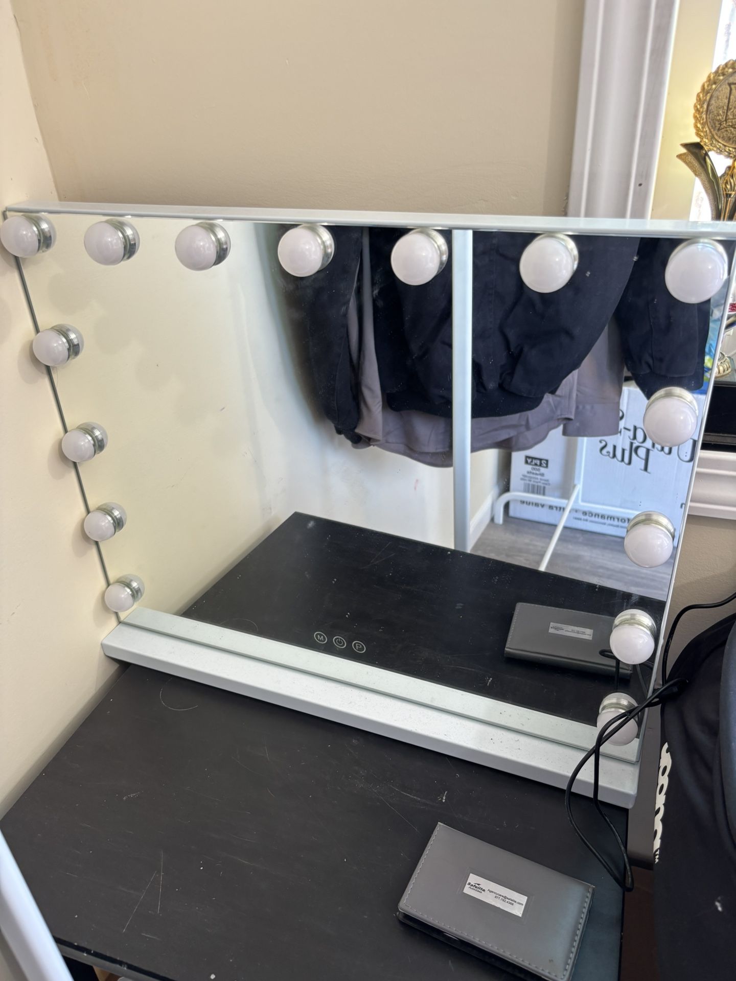 vanity light up mirror