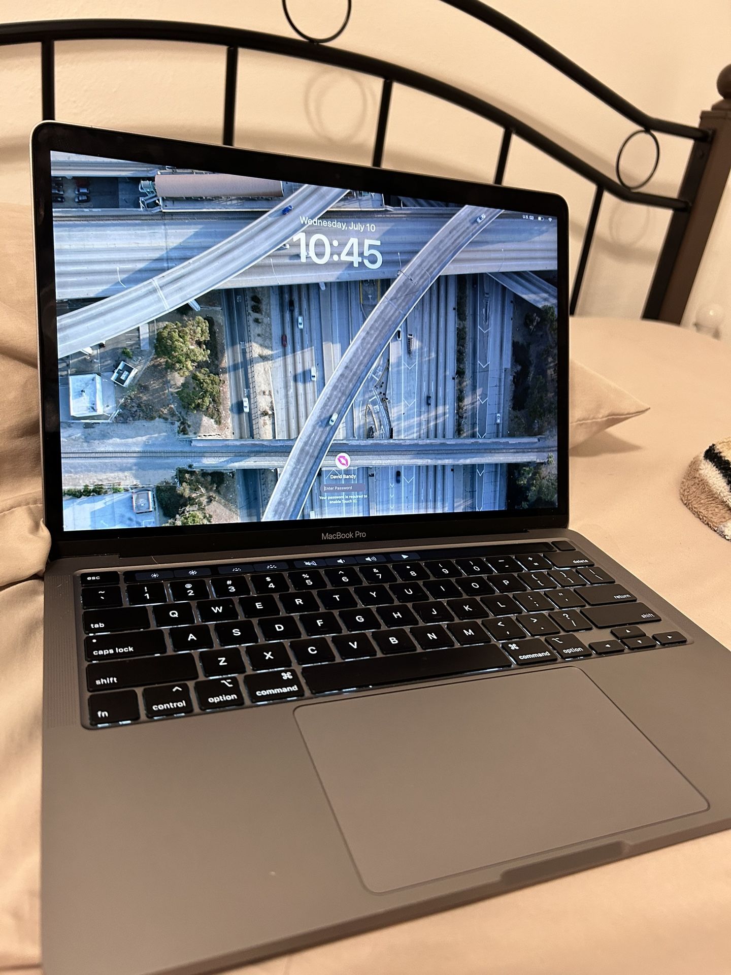 Macbook pro (2020)