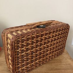 Woven Basket Case